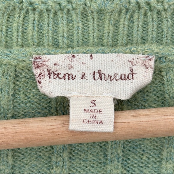 Green Ribbed Hem&Thread Short Sleeve Top with Button Detail  Size: Small  Measur - Picture 3 of 4